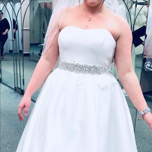 Wedding dress never wore